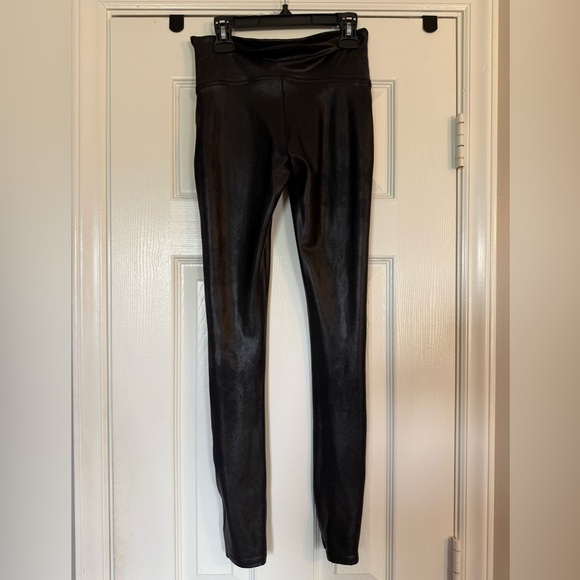 Spanx Black Faux Leather Leggings size Small/petite - Picture 6 of 10